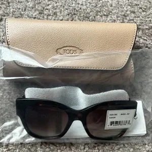 Tod’s 53mm oversized sunglasses Tod main image 4